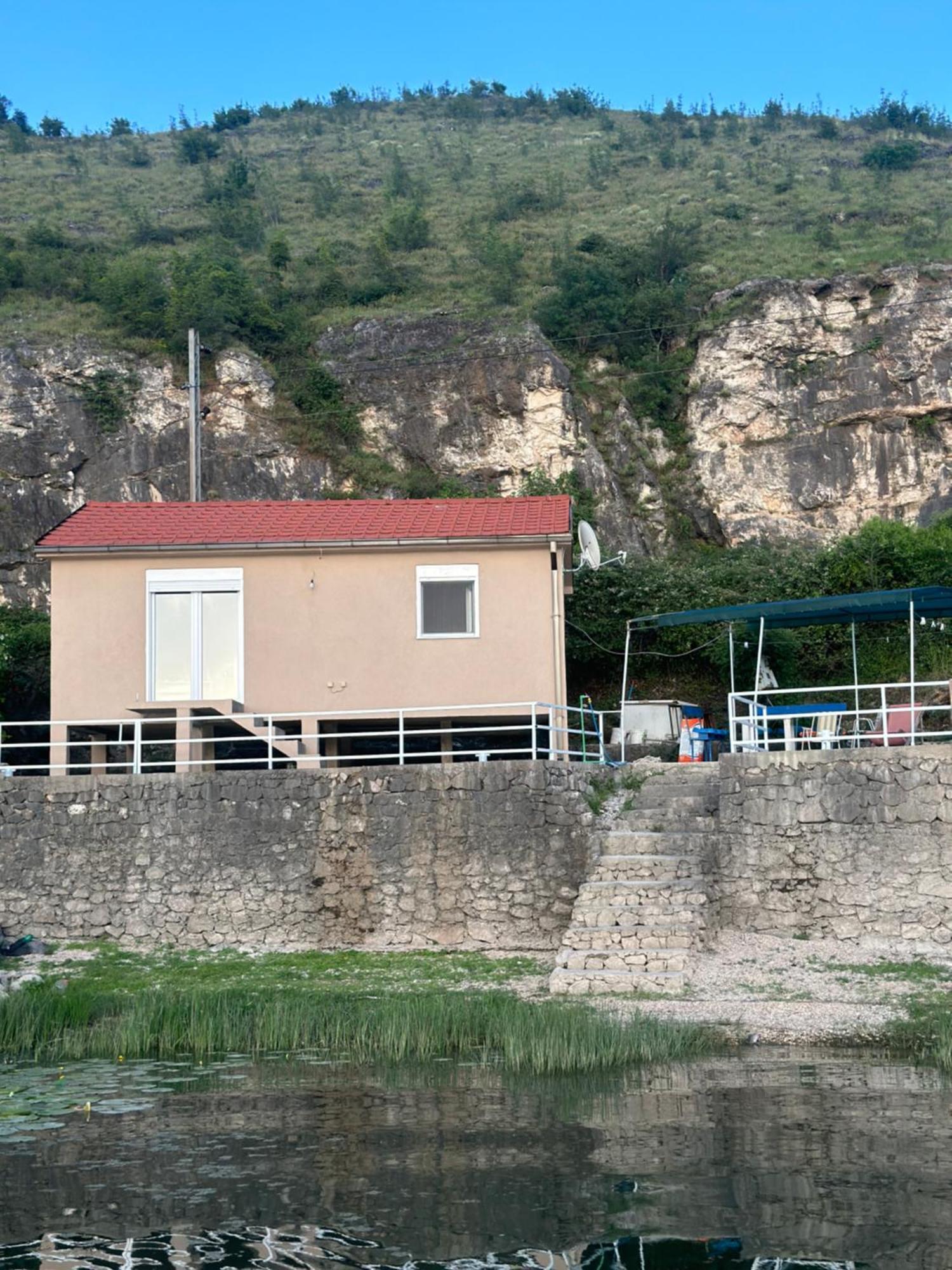 Lakeside Harmony Apartment Golubovci Exterior photo